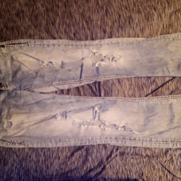2 pairs of Silver Jeans - Picture 3 of 4